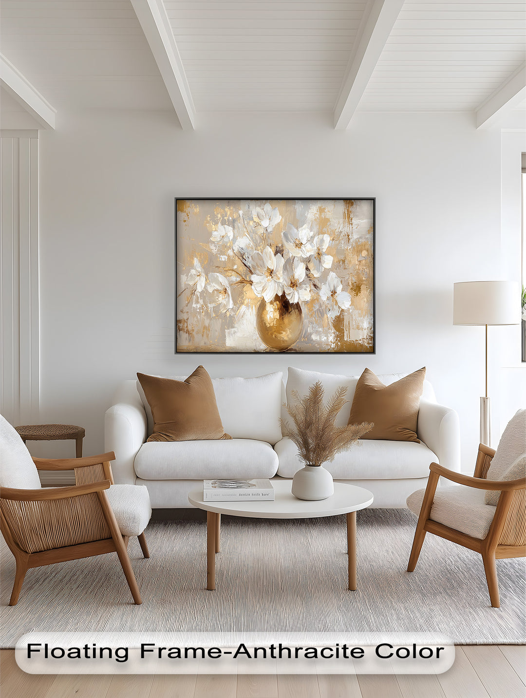 Goldene Vase mit weißen Blüten – Neutrales Blumenölgemälde