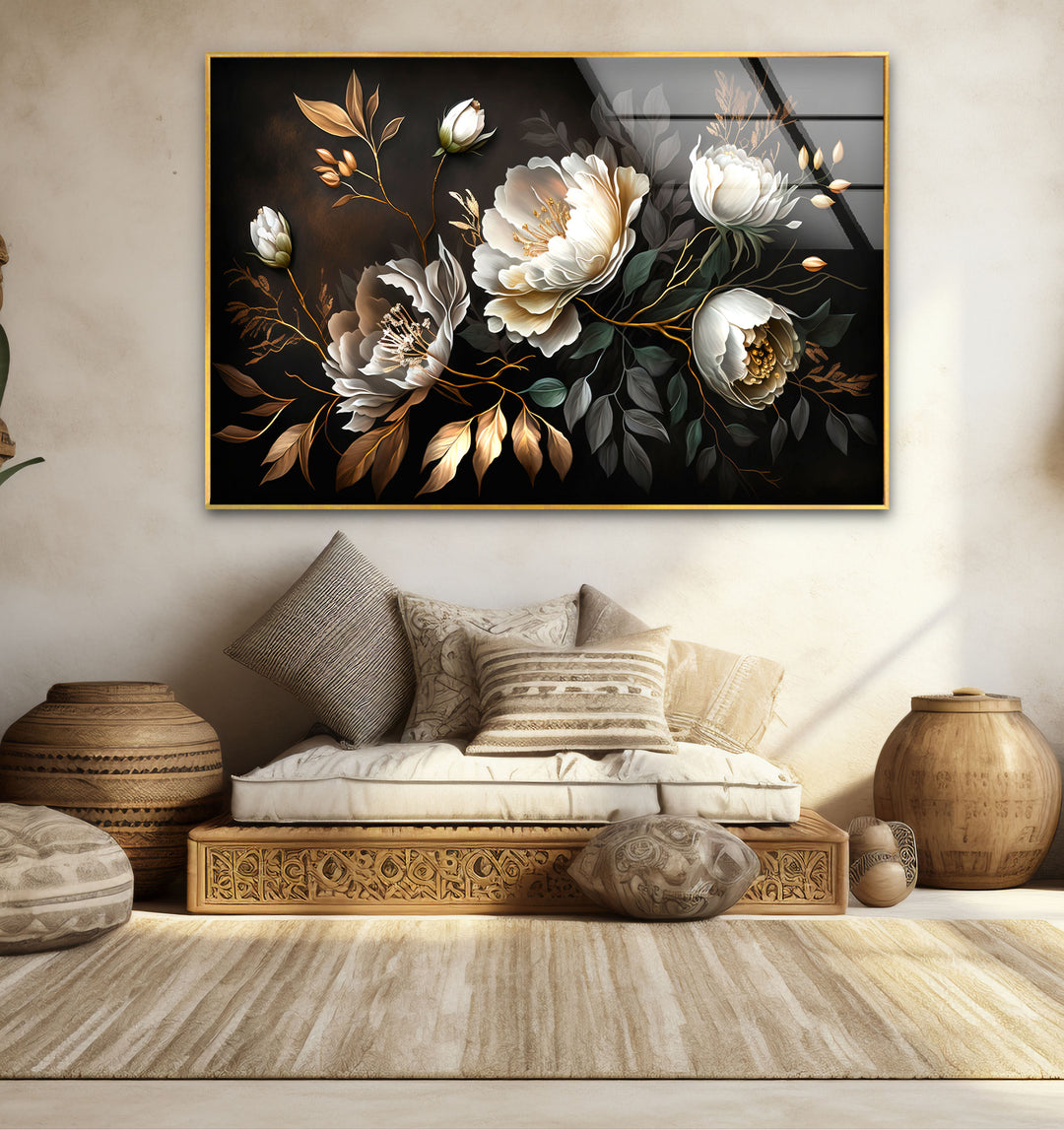 Elegante weiße Pfingstrosen-Wandkunst – Dunkler Blumendruck auf Glas mit goldenen Akzenten