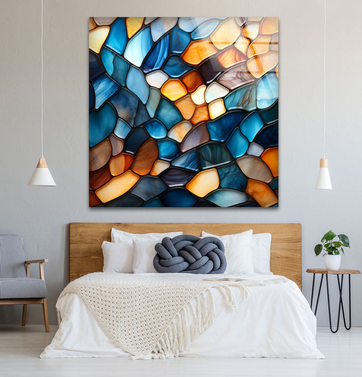 Wandbild mit Buntglasmuster – Abstrakter blauer und bernsteinfarbener Glasdruck 