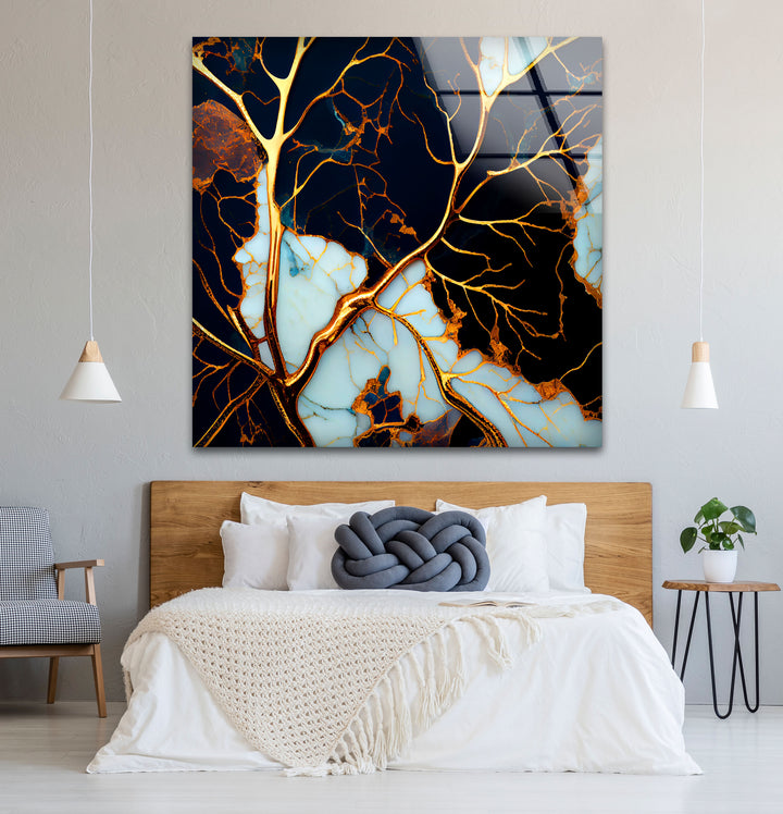Electric Veins Abstrakte Wandkunst – Goldmarmor-inspirierter Glasdruck