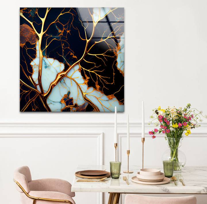 Electric Veins Abstrakte Wandkunst – Goldmarmor-inspirierter Glasdruck