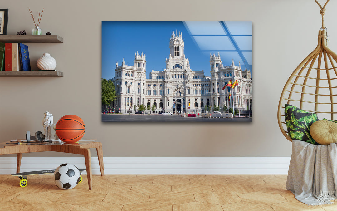 Glaswandkunst im Palacio de Cibeles – Madrids architektonisches Meisterwerk