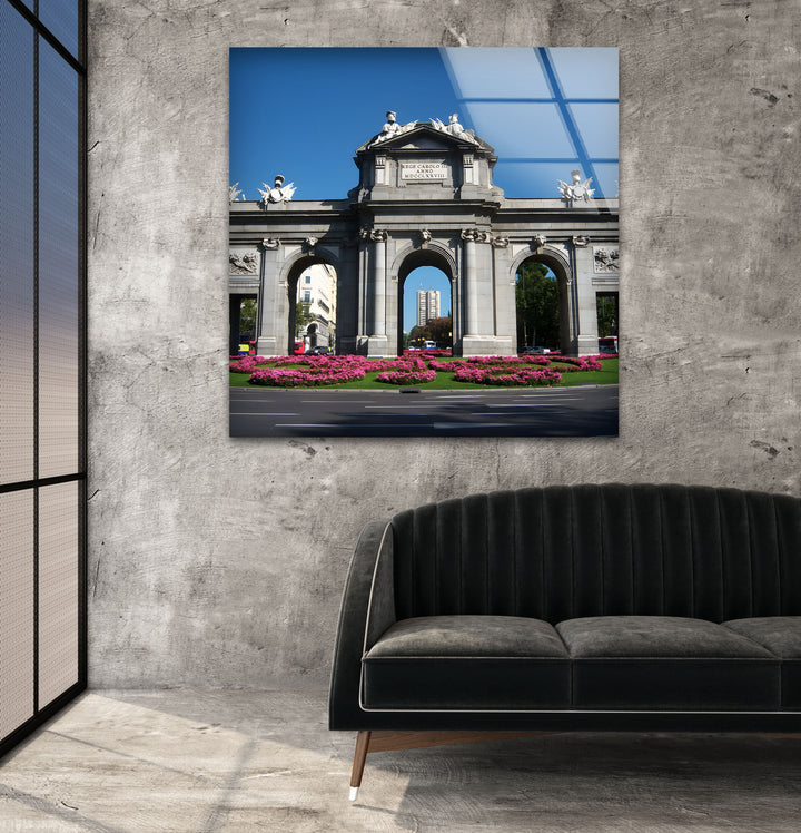 Puerta de Alcalá Glaswandkunst – ikonisches Madrider Denkmal
