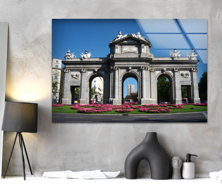Puerta de Alcalá Glaswandkunst – ikonisches Madrider Denkmal