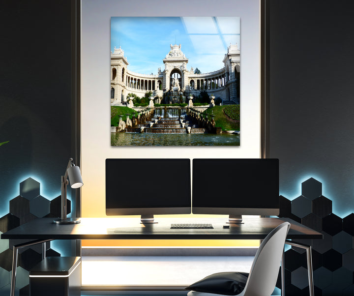 Glaswandkunst im Palais des Festivals – Majestätischer Brunnen und Architektur