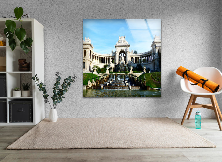 Glaswandkunst im Palais des Festivals – Majestätischer Brunnen und Architektur