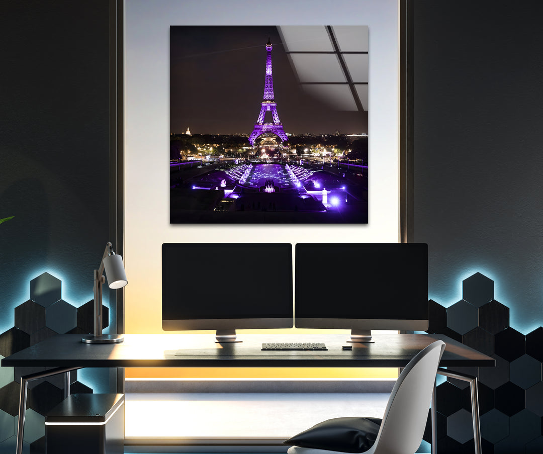 Glaswandkunst Eiffelturm – Beleuchtetes Wahrzeichen von Paris bei Nacht