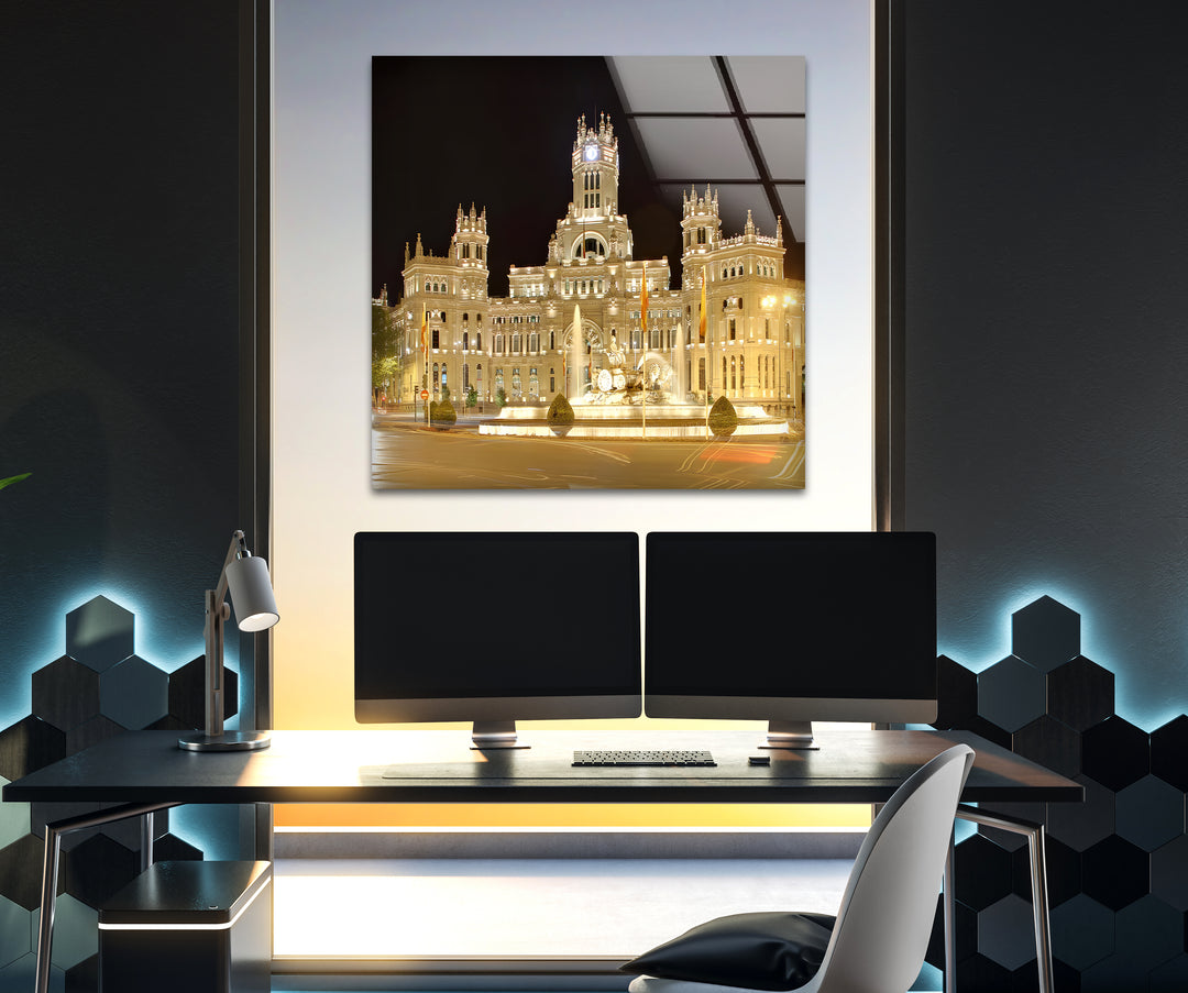 Glaswandkunst am Cibeles-Brunnen – Berühmtes Wahrzeichen Madrids bei Nacht