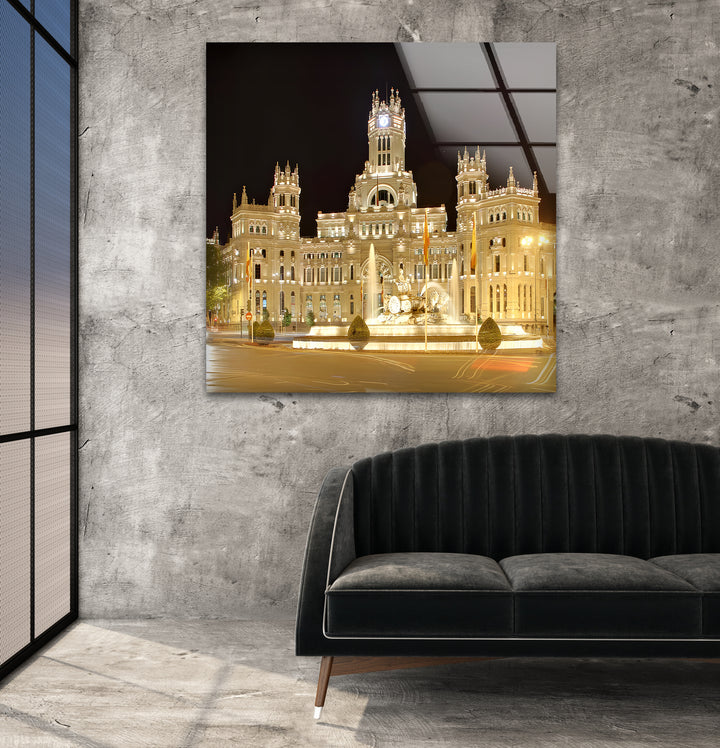 Glaswandkunst am Cibeles-Brunnen – Berühmtes Wahrzeichen Madrids bei Nacht
