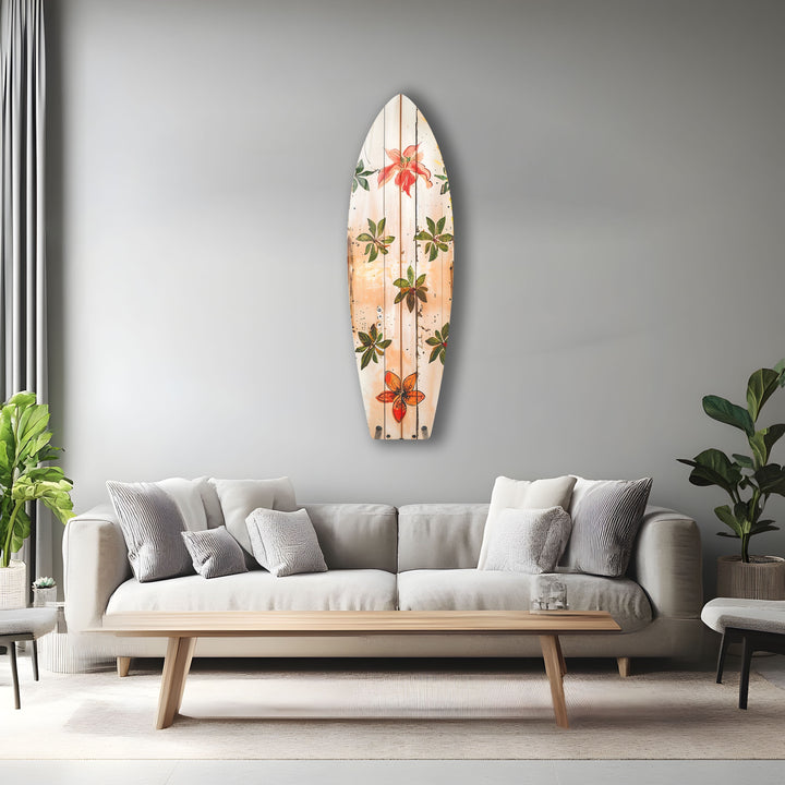 Surfbrett-Wandkunst mit grünen und roten Blumen