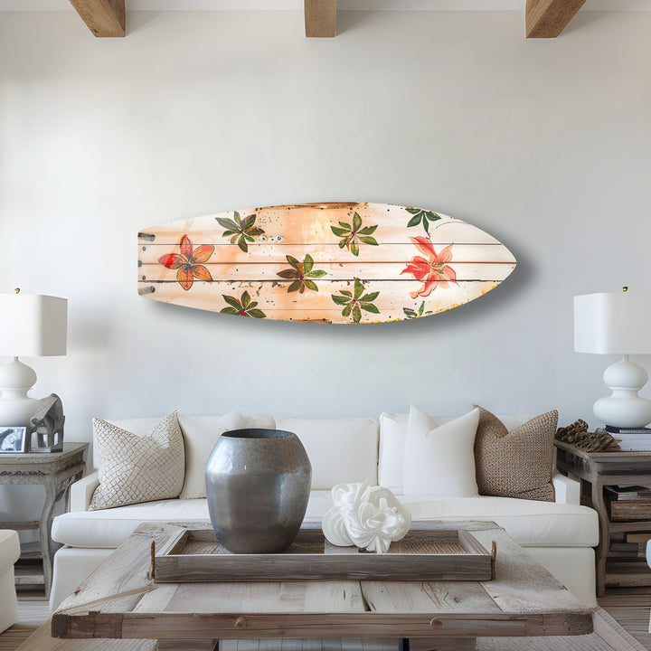Surfbrett-Wandkunst mit grünen und roten Blumen
