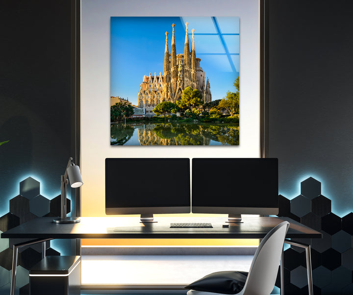 Sagrada Familia Glaswandkunst – Atemberaubender Blick auf Barcelonas berühmte Kathedrale