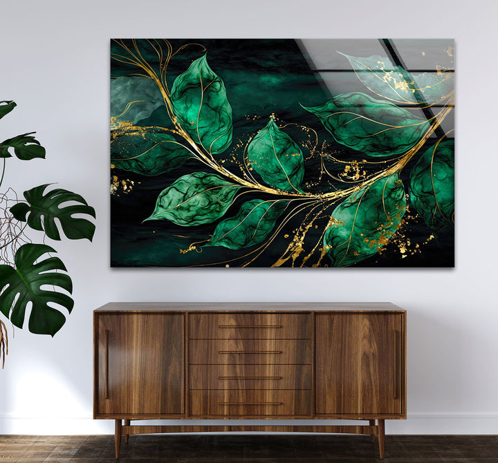Smaragdgrüne und goldene Glaswandkunst – Elegantes botanisches Blattdesign