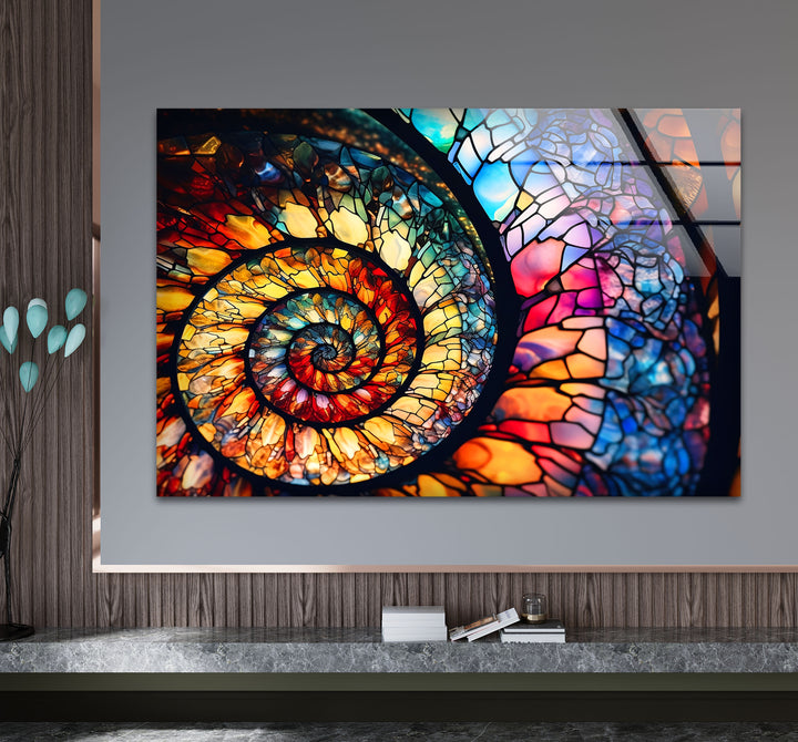 Spiralförmige Wandkunst aus Buntglas – Lebendiges Nautilusmuschel-Design 