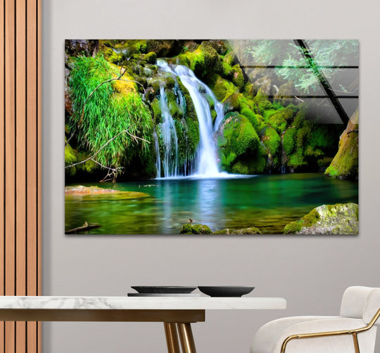 Highlighting the edges and borders of this Emerald Falls nature waterfall glass wall art decor, showcasing a clean, modern aesthetic.