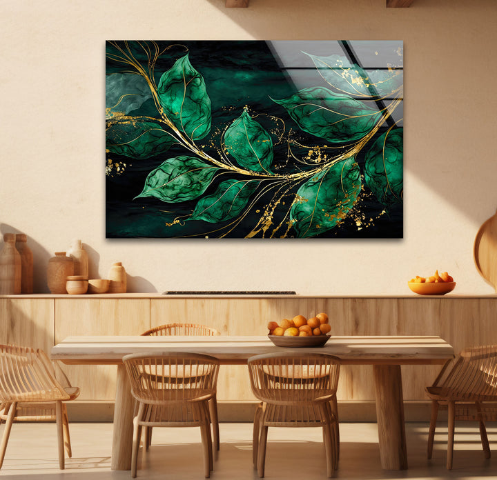 Smaragdgrüne und goldene Glaswandkunst – Elegantes botanisches Blattdesign