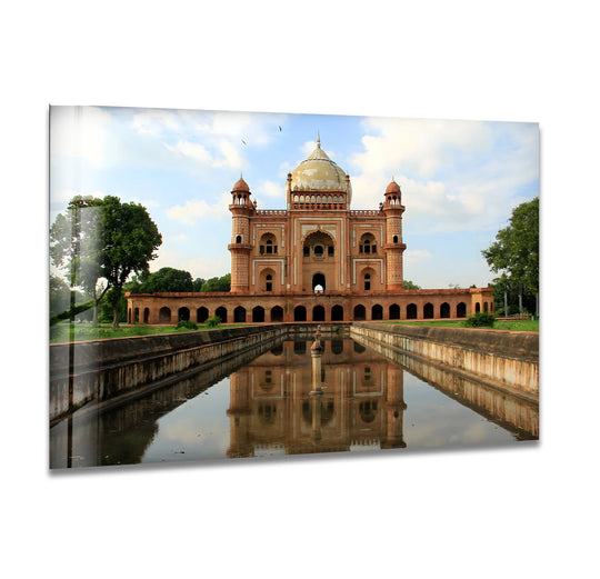 Horizontal and rectangular wall prints featuring Humayun’s Tomb in Delhi, with its majestic Mughal landmark reflected in a symmetrical pool.