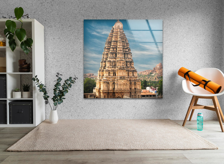 Glaswandkunst im Virupaksha-Tempel – Majestätischer Blick auf Hampis ikonischen antiken Tempel