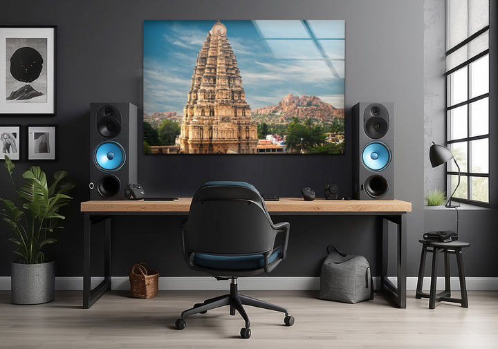 Glaswandkunst im Virupaksha-Tempel – Majestätischer Blick auf Hampis ikonischen antiken Tempel
