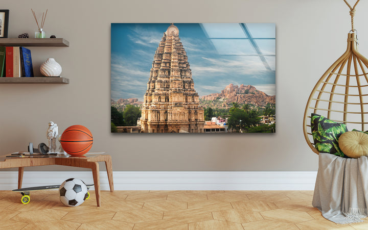 Glaswandkunst im Virupaksha-Tempel – Majestätischer Blick auf Hampis ikonischen antiken Tempel