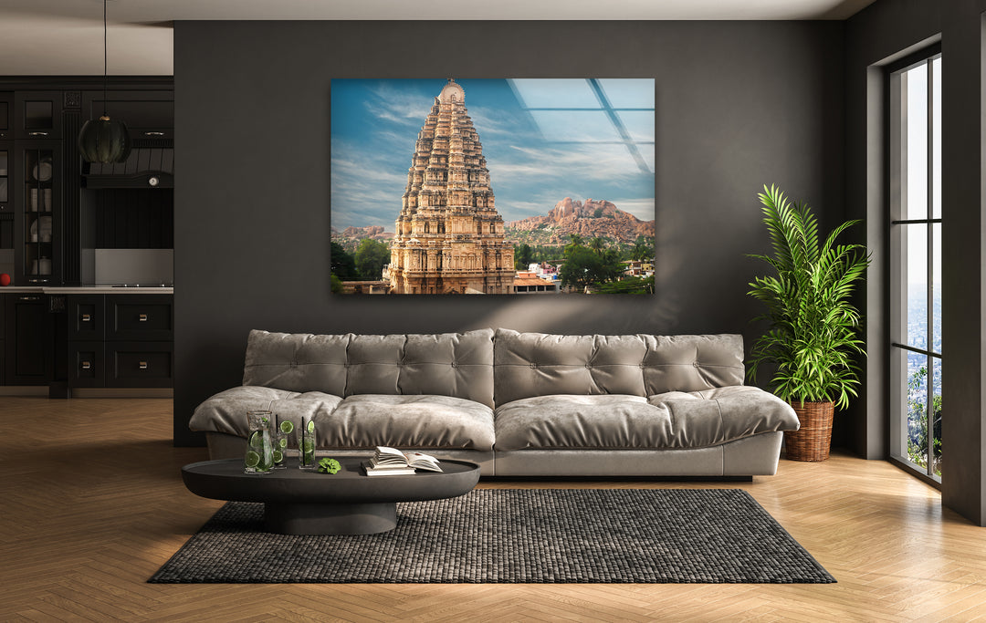 Glaswandkunst im Virupaksha-Tempel – Majestätischer Blick auf Hampis ikonischen antiken Tempel