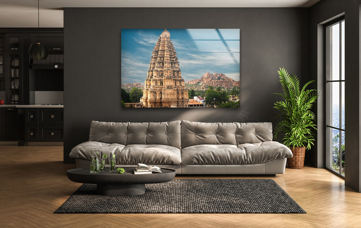 Glaswandkunst im Virupaksha-Tempel – Majestätischer Blick auf Hampis ikonischen antiken Tempel
