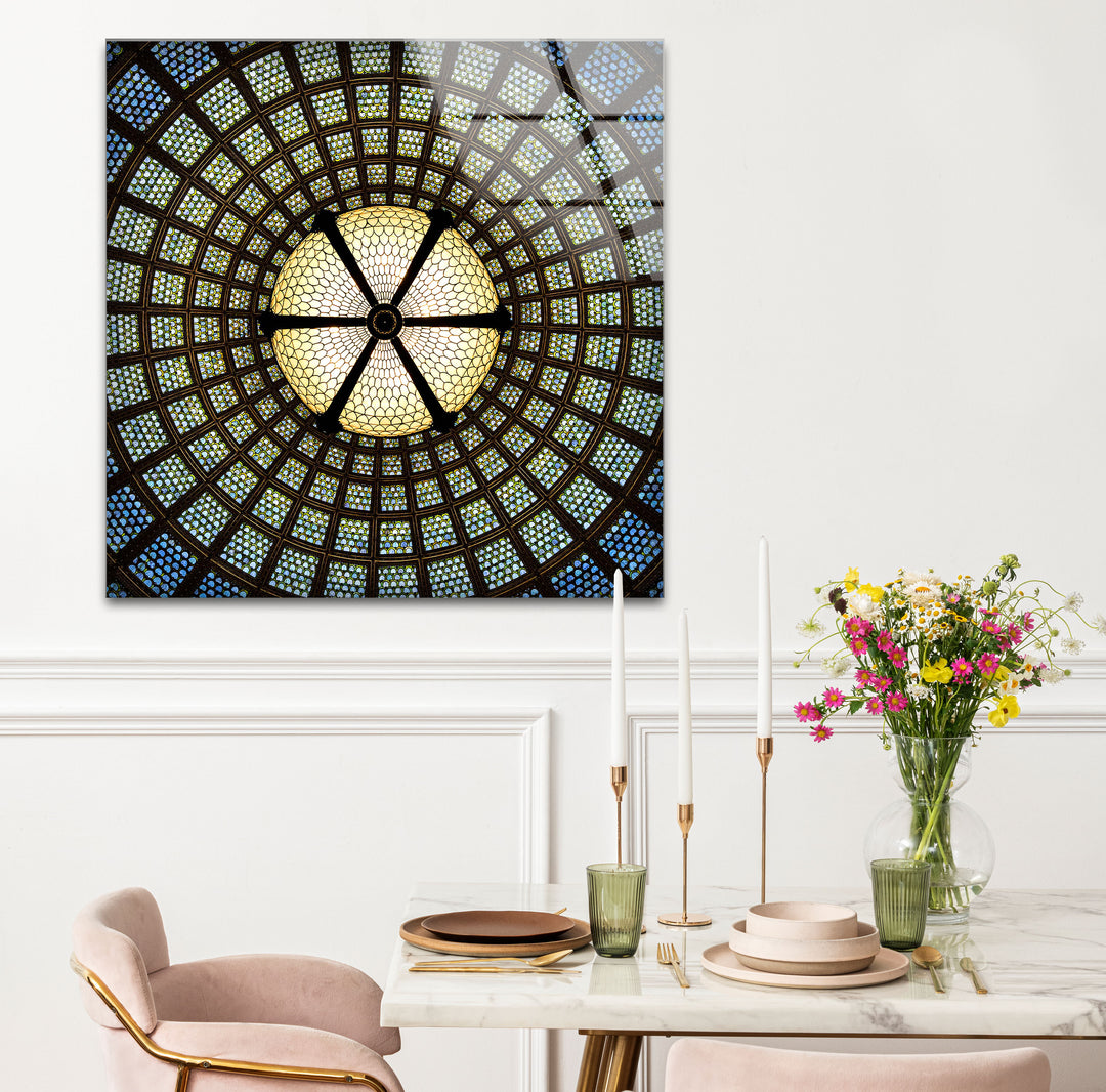 Radiant Dome Buntglas-Wandkunst – Elegantes kreisförmiges Deckendesign 