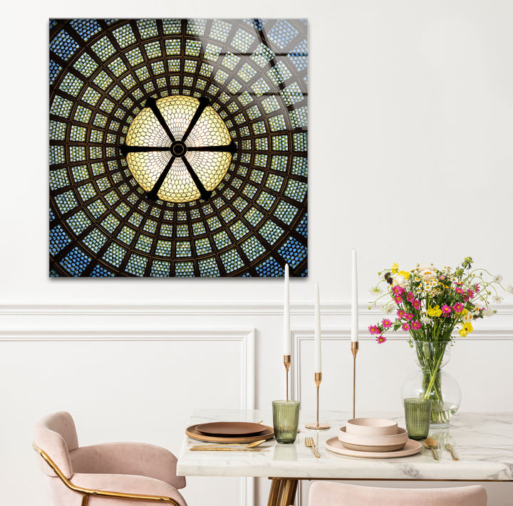 Radiant Dome Buntglas-Wandkunst – Elegantes kreisförmiges Deckendesign 