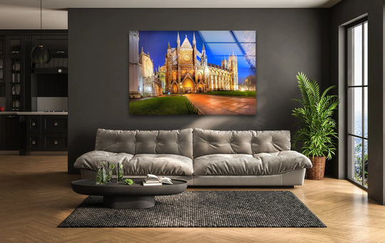 Highlighting the layering effect, this Westminster Abbey glass art showcases the depth of detail with its illuminated architecture against a vibrant night sky in high-quality glass art.