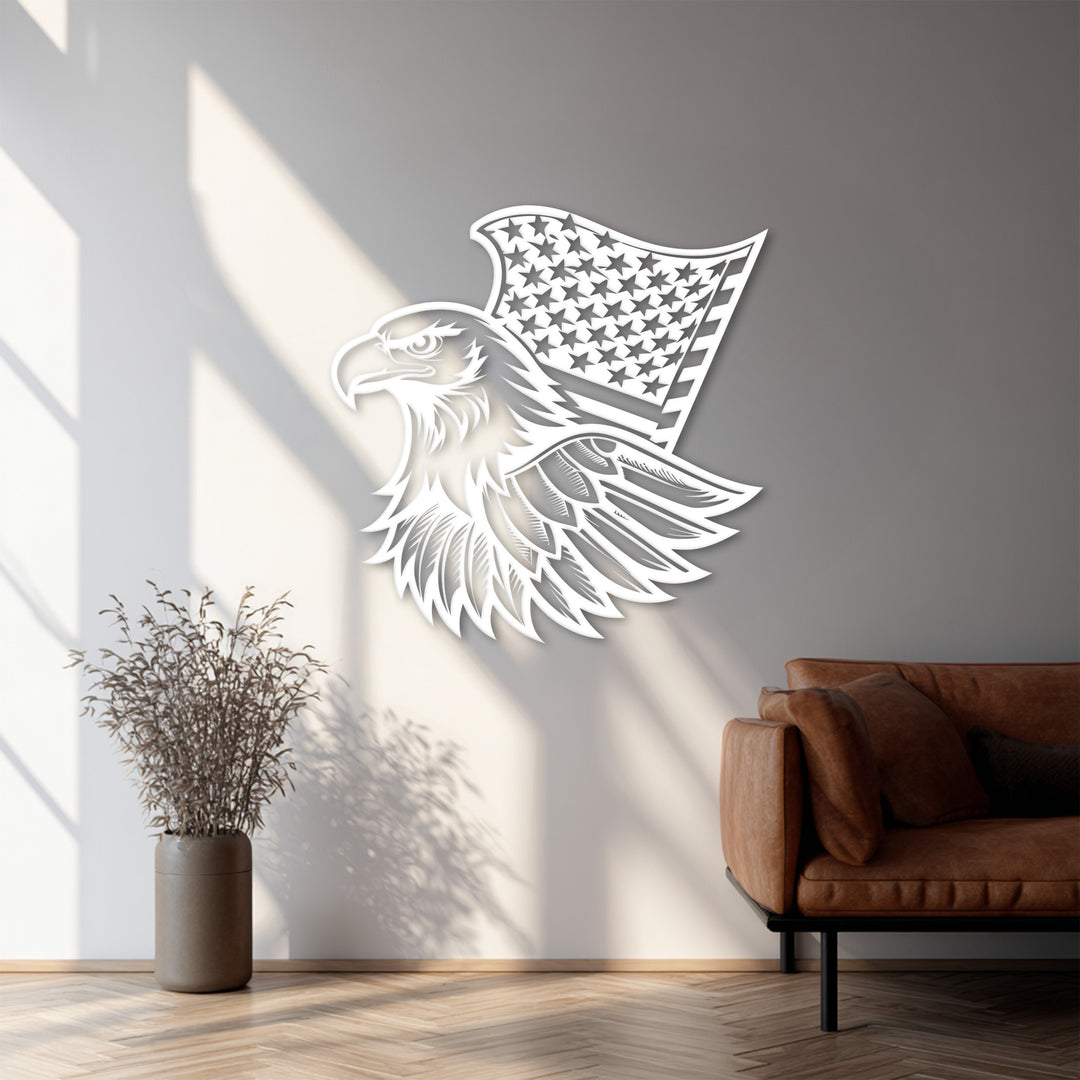Bold bald eagle wall hanging for patriotic décor