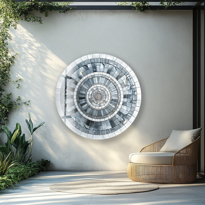 Arctic Labyrinth – Round Glass Wall Art