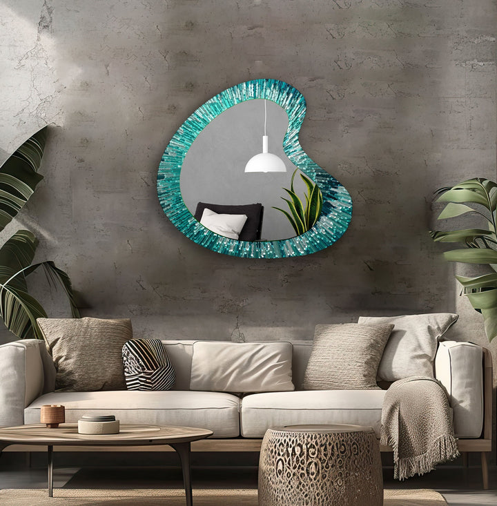 Wall mirrors combining modern aesthetics with classic elegance for timeless appeal

