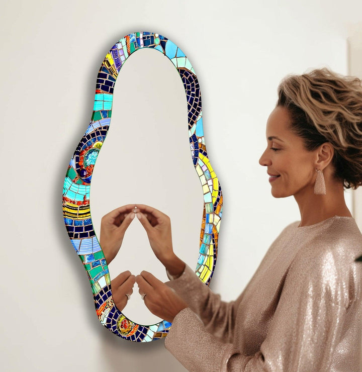Wall mirrors combining modern aesthetics with classic elegance for timeless appeal
