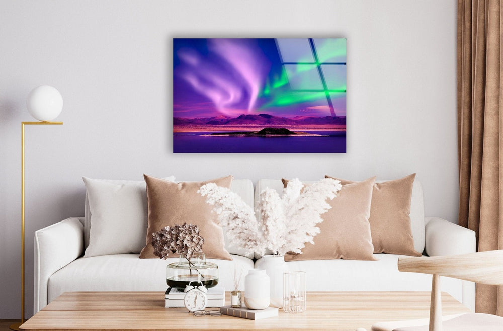 High-definition glass art showcasing the beauty of the Northern Lights over a peaceful lake.
