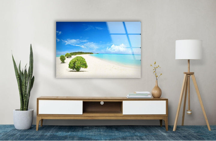 High-definition beach decor featuring a summer paradise with clear skies and soft waves.
