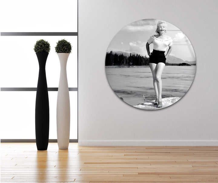 Marilyn Monroe in Alberta Schwarz-Weiß-Wandkunst aus Glas