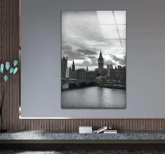 Featuring a sleek finish, this black and white London landscape offers modern wall art prints with impressive clarity on glass.