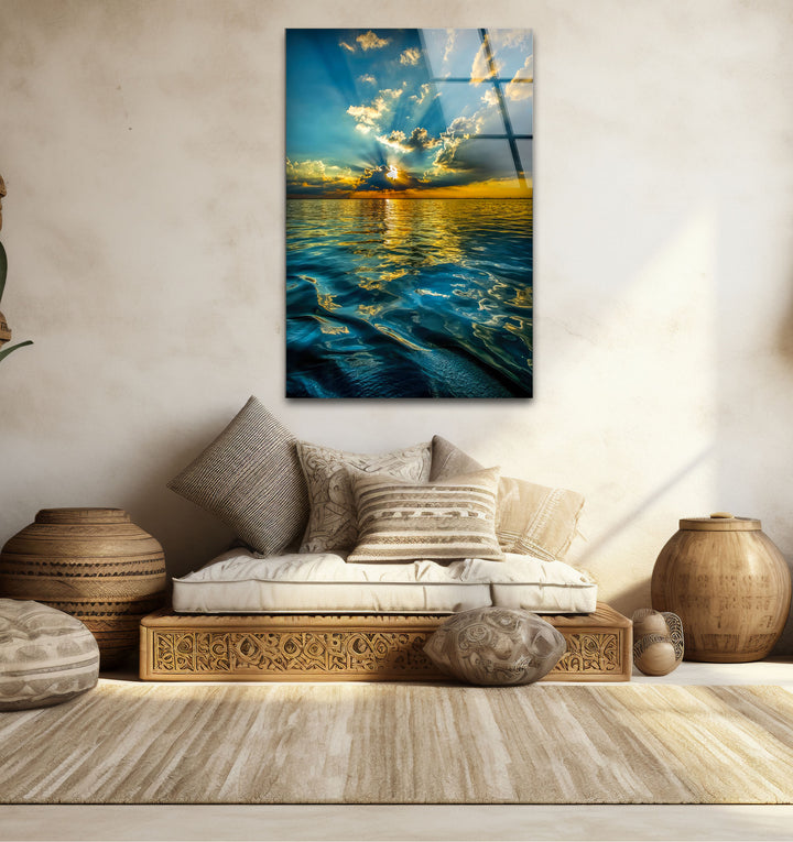 Wandkunst mit Sonnenuntergang am Meer – Strahlender Himmel und Reflexionen, vertikaler Glasdruck