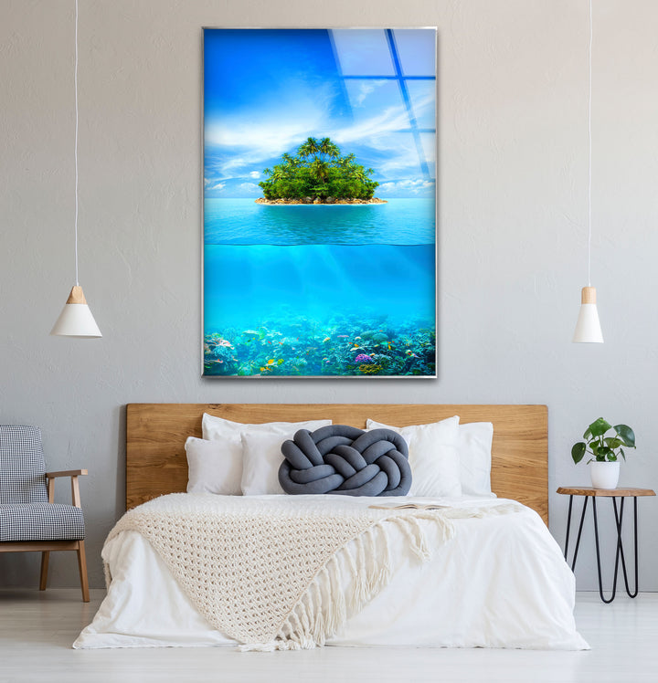 Tropisches Inselriff-Wandbild – Vertikaler Glasdruck über und unter Wasser
