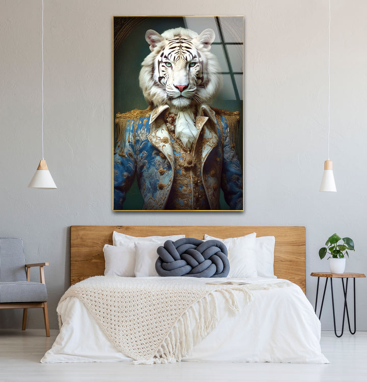 Königliches weißes Tigerporträt als Wandkunst – Kunstwerk im königlichen Tierkostüm