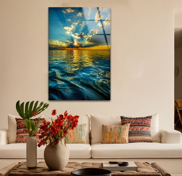 Wandkunst mit Sonnenuntergang am Meer – Strahlender Himmel und Reflexionen, vertikaler Glasdruck