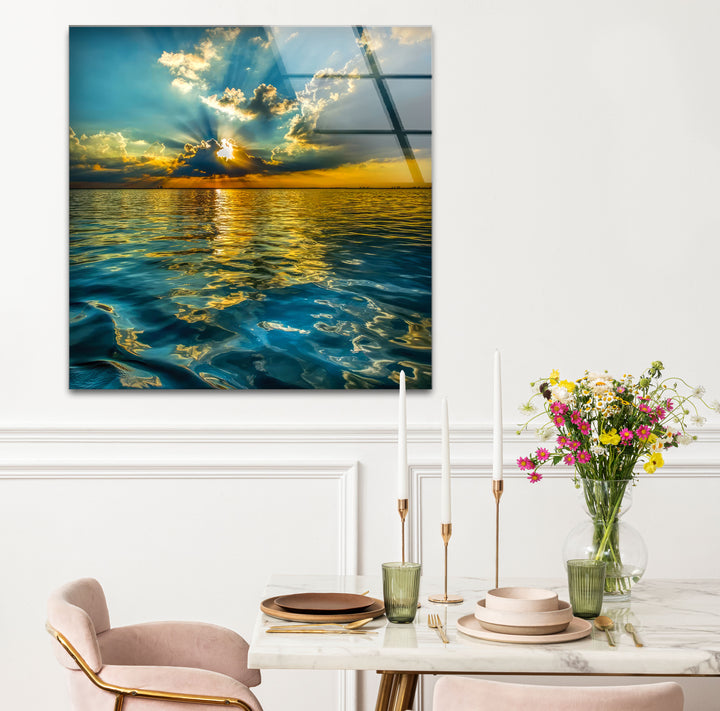 Wandkunst mit Sonnenuntergang am Meer – Strahlender Himmel und Reflexionen, vertikaler Glasdruck