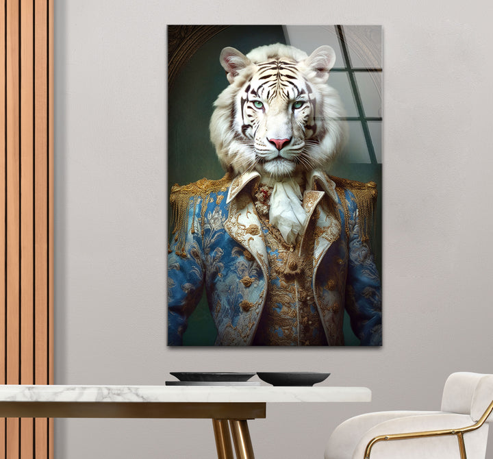 Königliches weißes Tigerporträt als Wandkunst – Kunstwerk im königlichen Tierkostüm