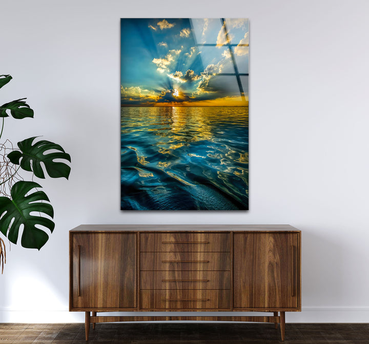 Wandkunst mit Sonnenuntergang am Meer – Strahlender Himmel und Reflexionen, vertikaler Glasdruck