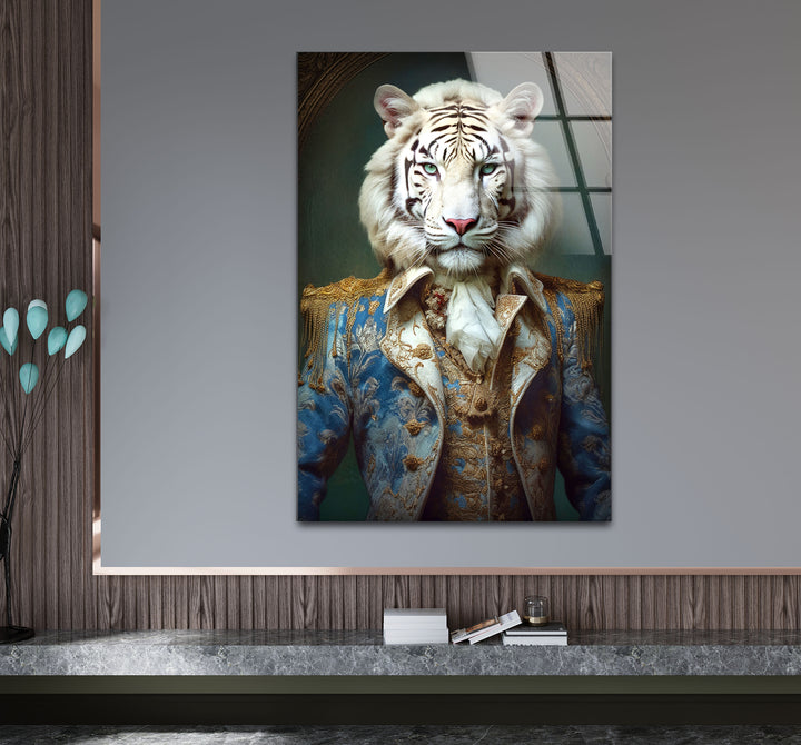 Königliches weißes Tigerporträt als Wandkunst – Kunstwerk im königlichen Tierkostüm
