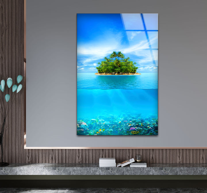 Tropisches Inselriff-Wandbild – Vertikaler Glasdruck über und unter Wasser