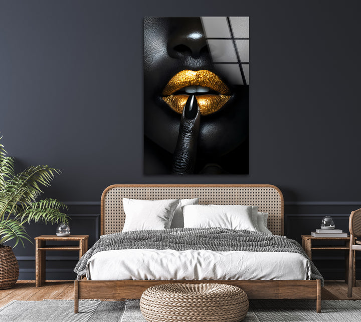 High-contrast black-and-gold lips wall art, a stunning centerpiece for contemporary spaces.
