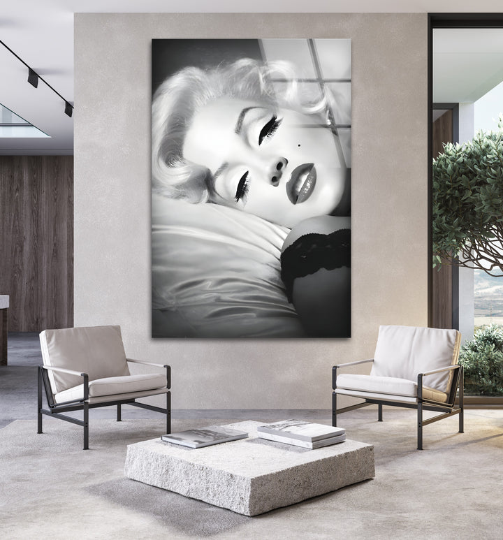 Hollywood Legend Marilyn Monroe - Black & White Glass Wall Art Print
