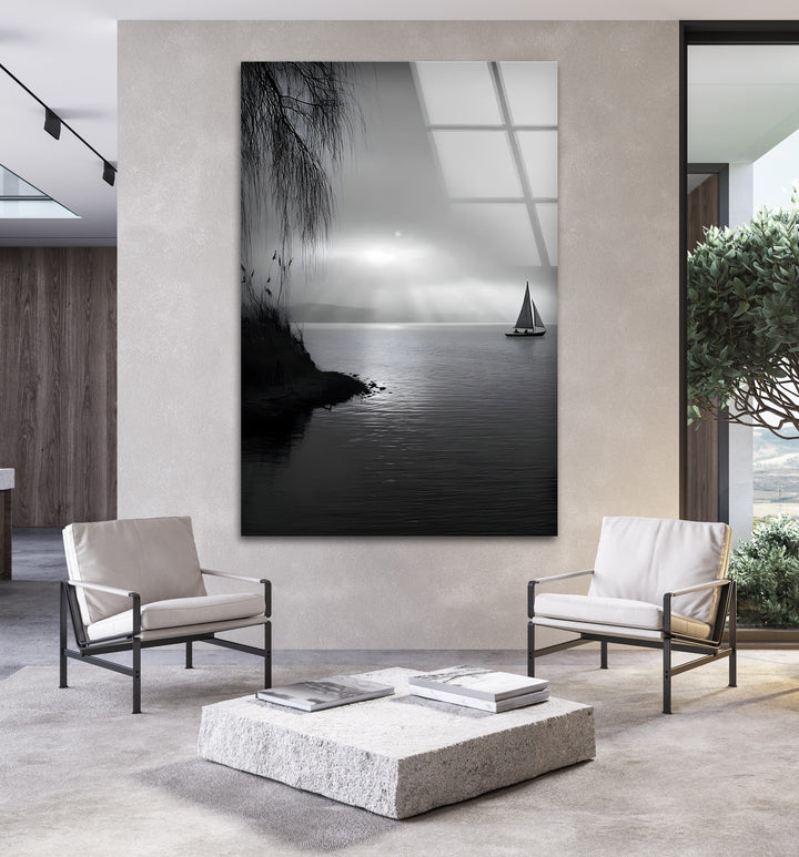 Ruhige Meereslandschaft – Schwarz-Weiß-Wandkunst mit Segelboot-Sonnenuntergang