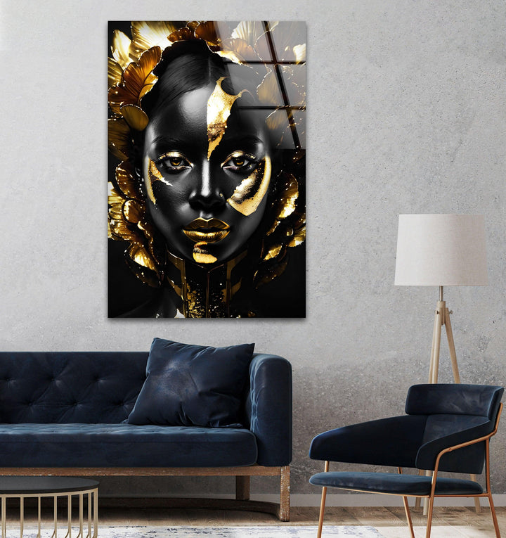 Schwarze Frau mit goldenem Gesicht, Glaswandkunst